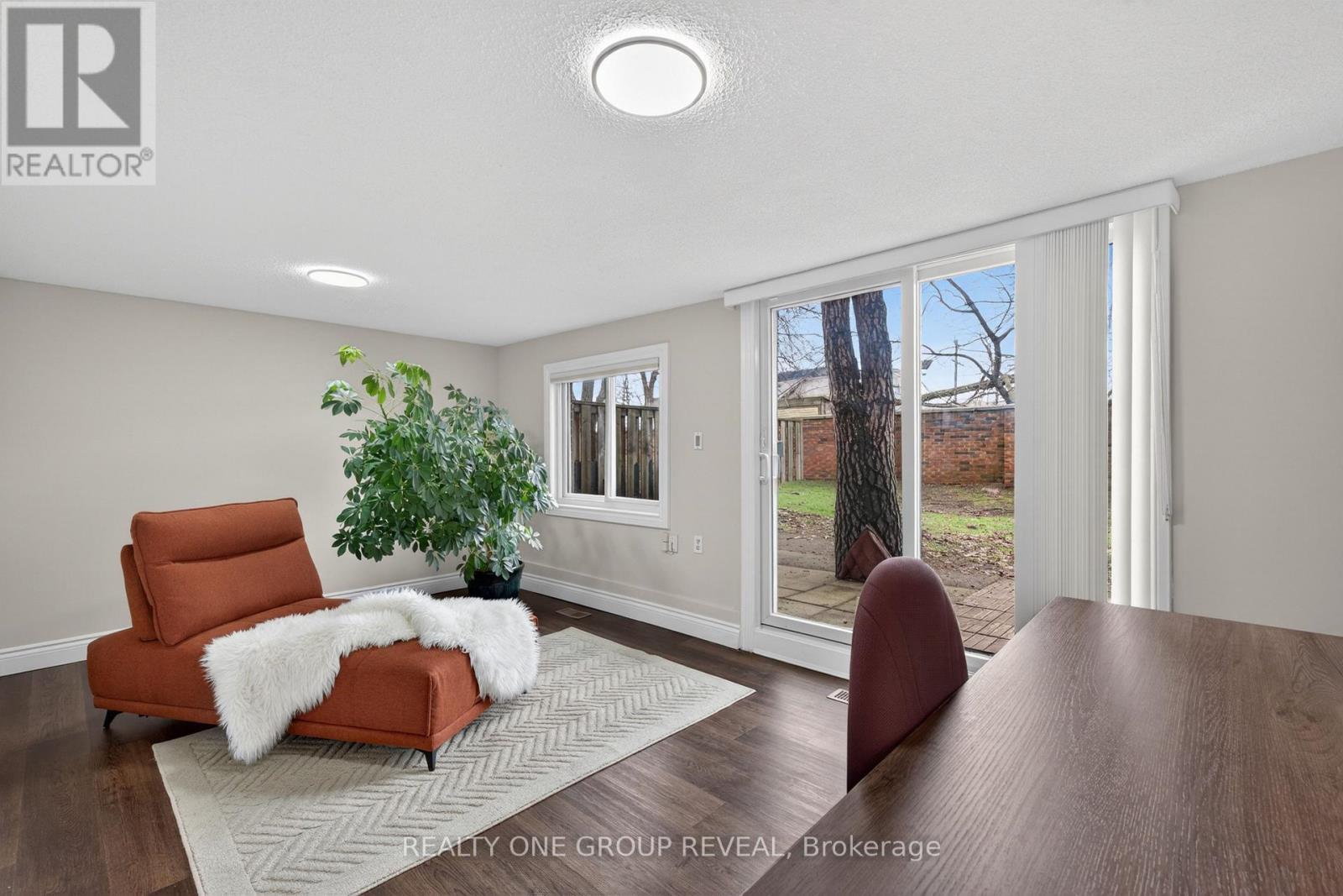 #9 443 MANSE ROAD - 22