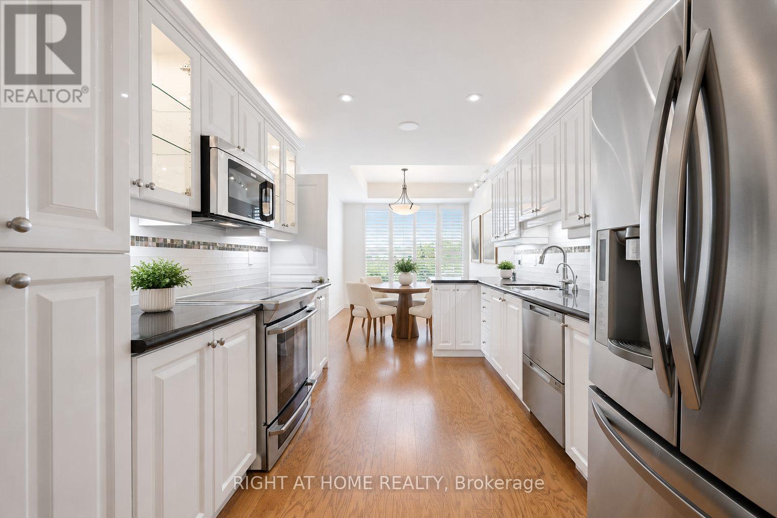 #512 2662 BLOOR STREET W - 10