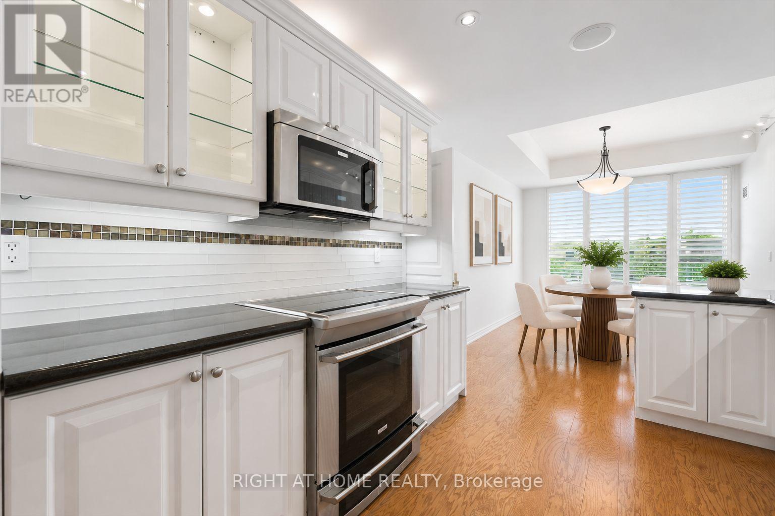 #512 2662 BLOOR STREET W - 11