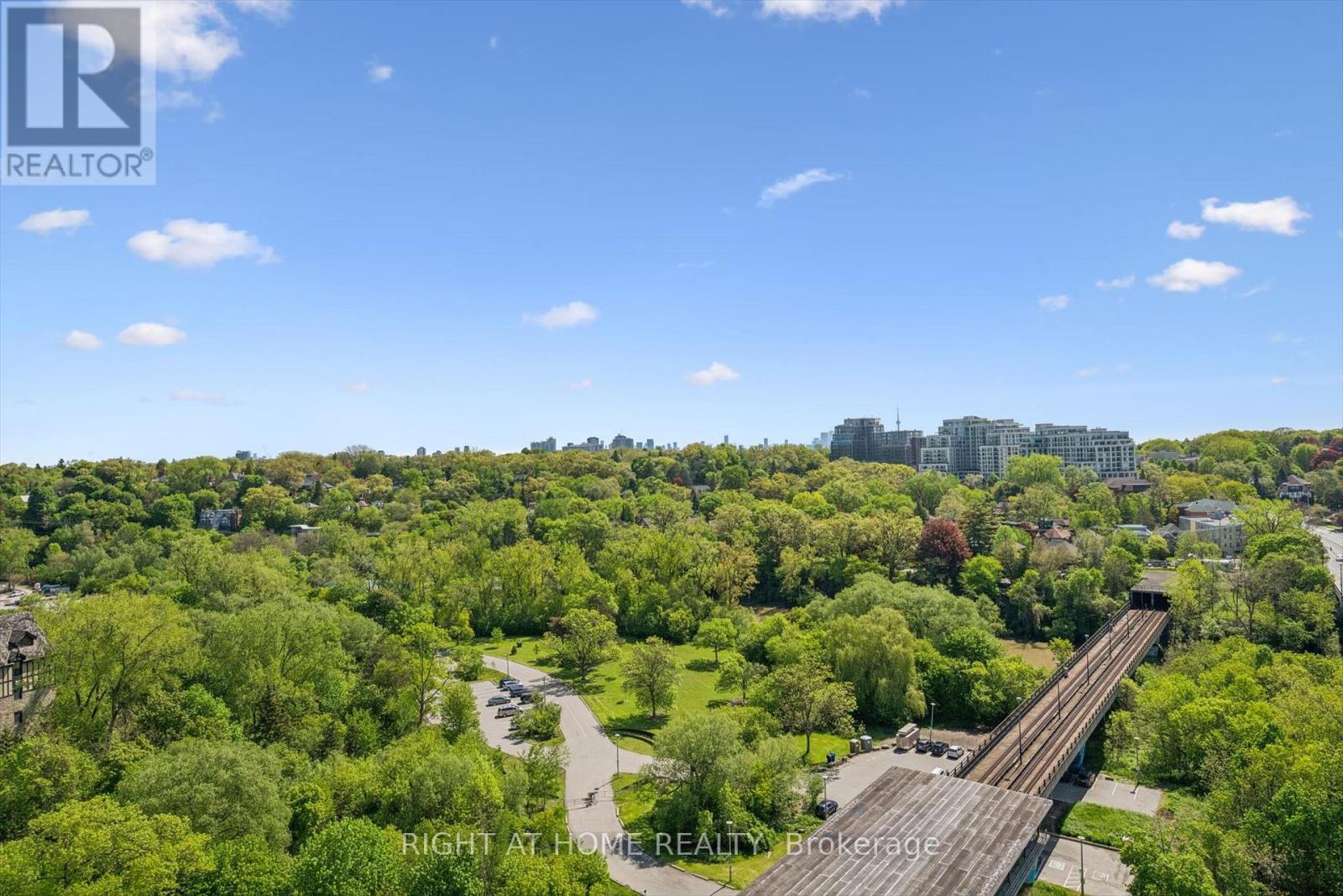 #512 2662 BLOOR STREET W - 33