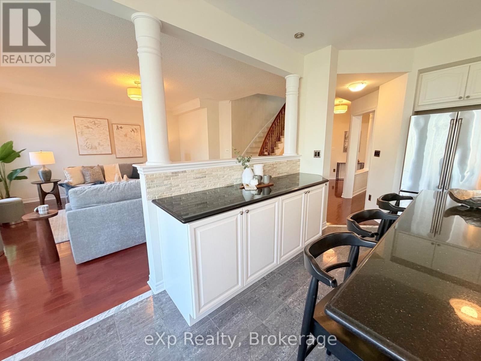 371 CARNWITH DRIVE E - 16