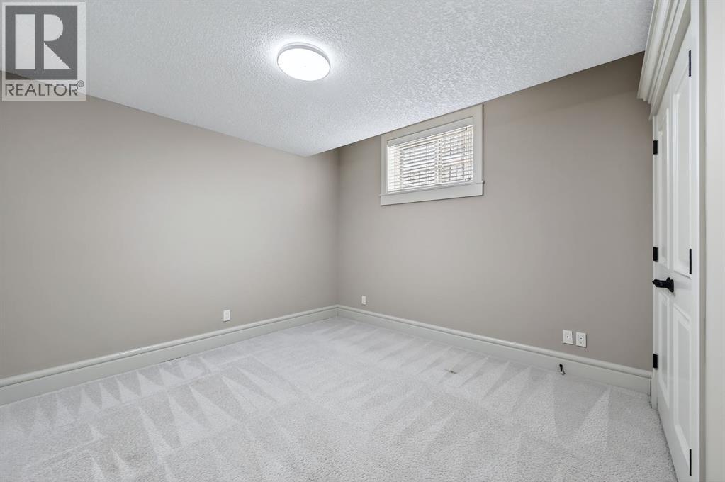 52 Wentworth Crescent SW - 44