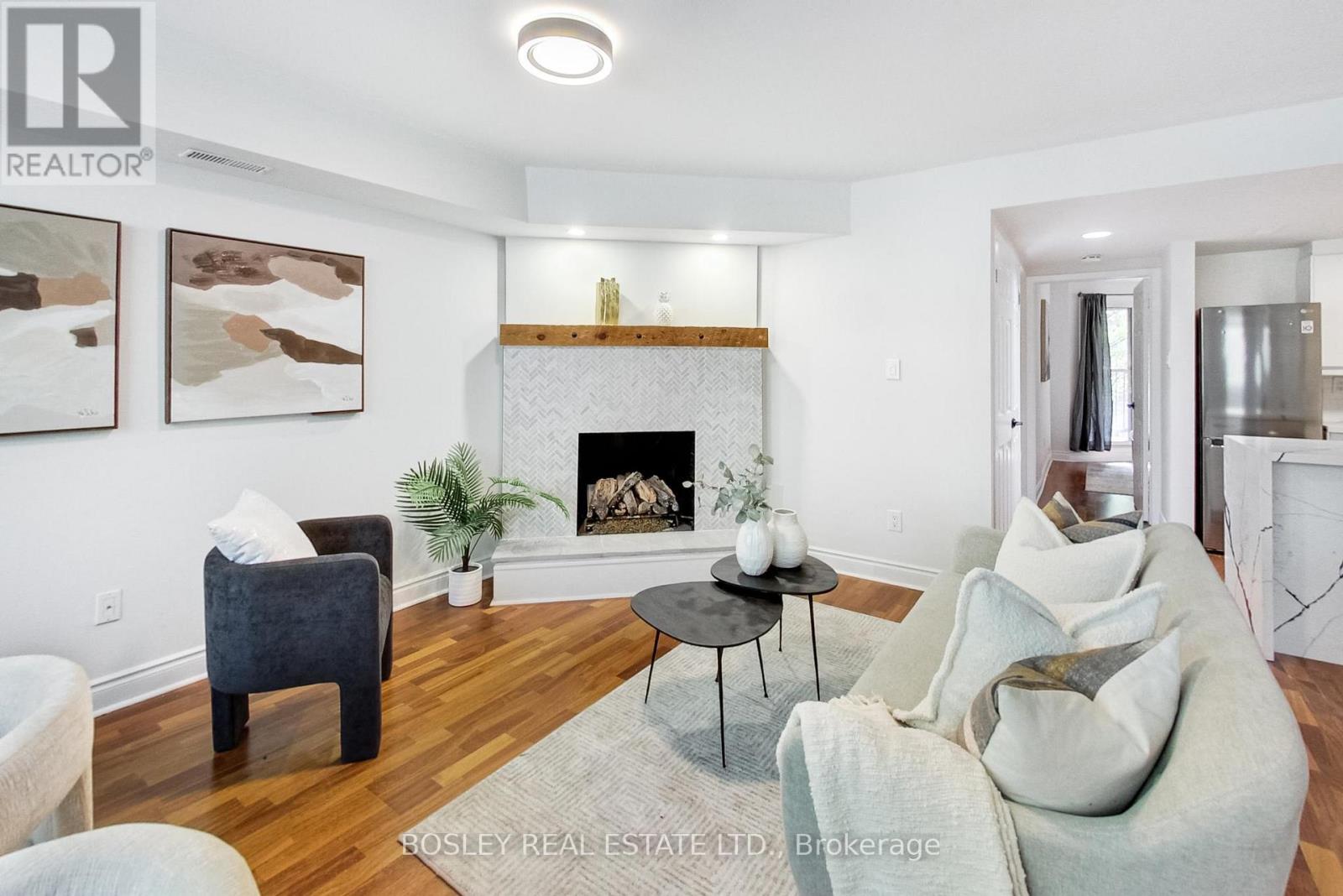 #8 17 PEMBROKE STREET - 13
