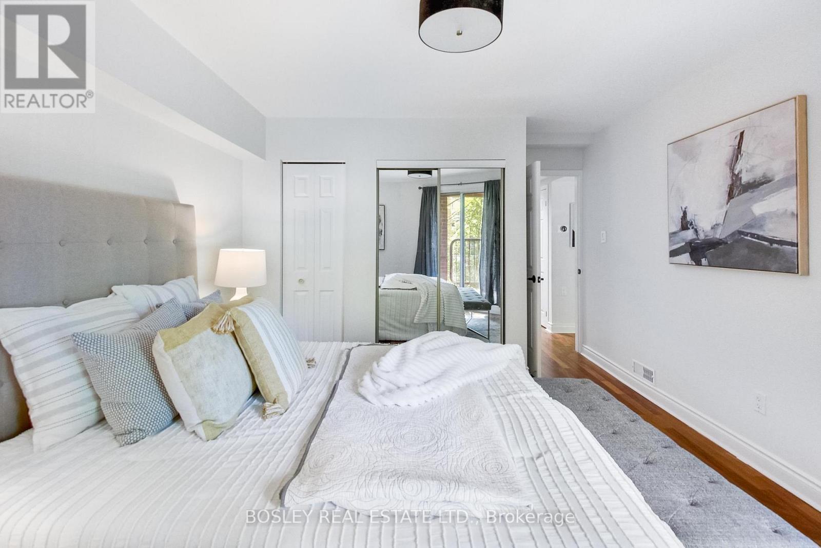 #8 17 PEMBROKE STREET - 22