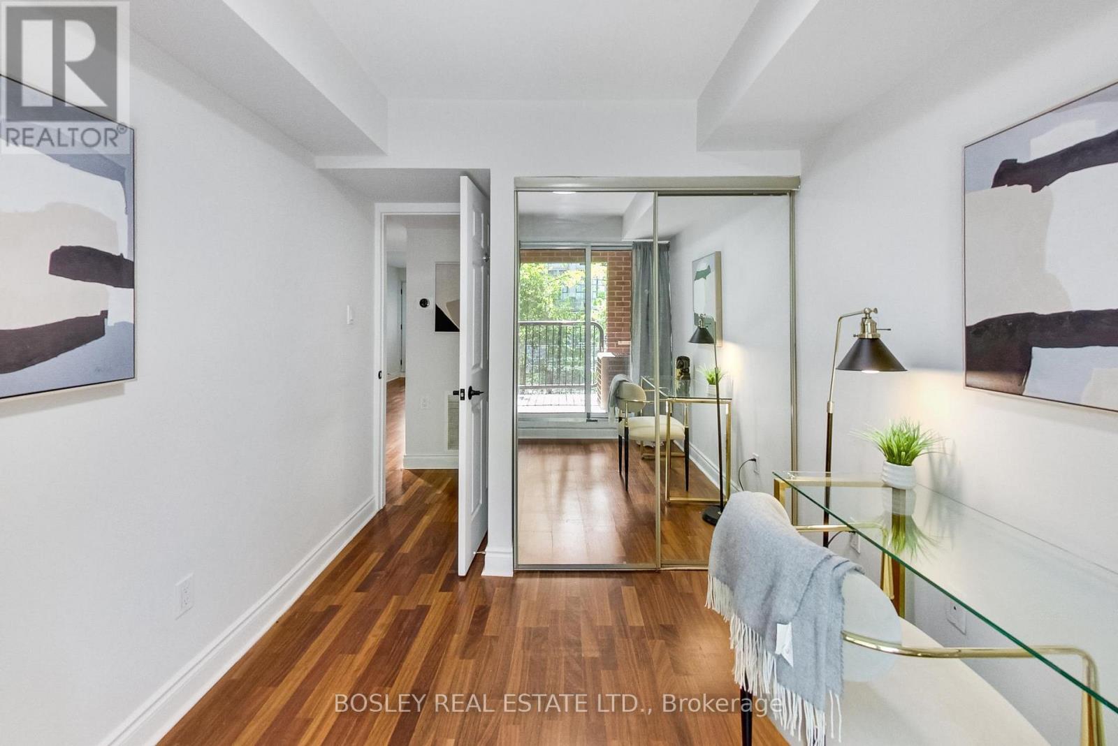 #8 17 PEMBROKE STREET - 24
