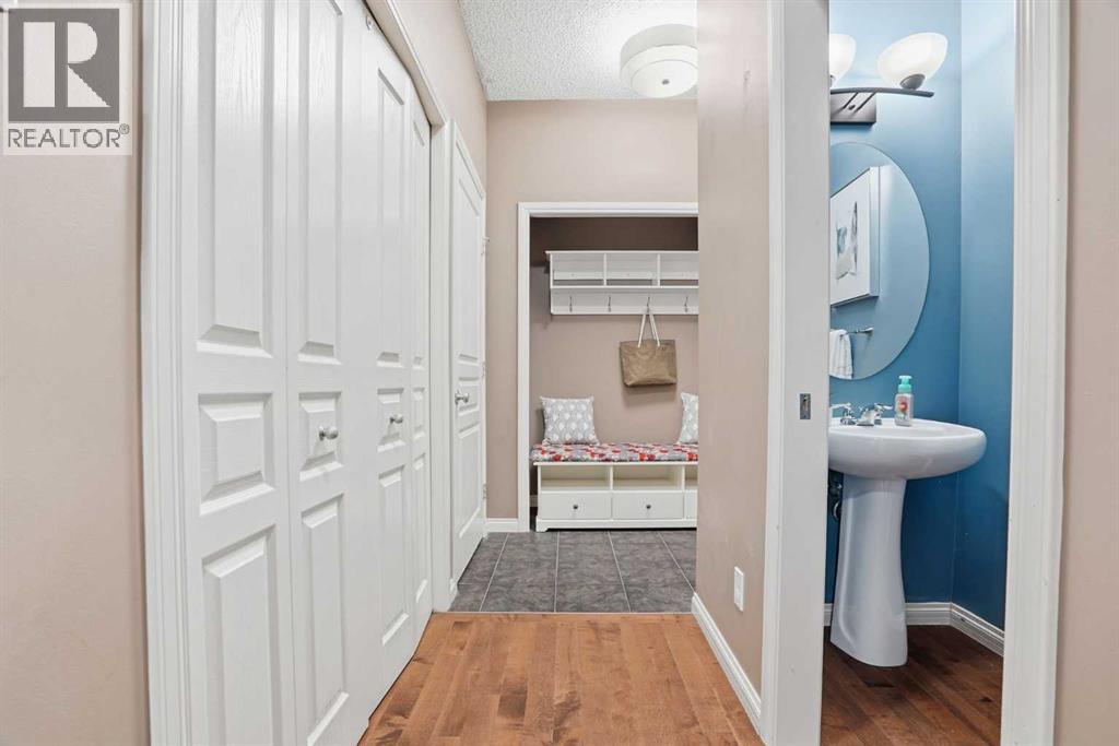 99 Aspen Hills Close SW - 27