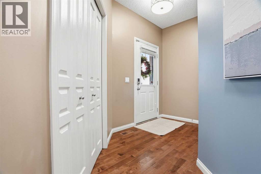 99 Aspen Hills Close SW - 4