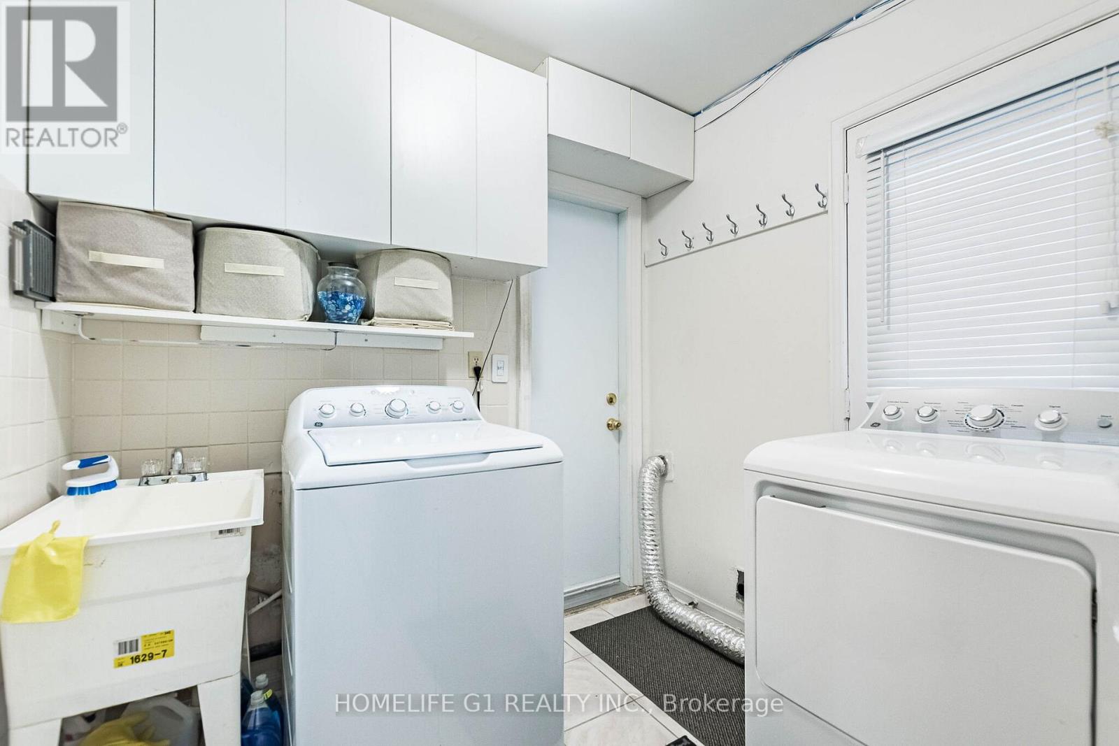 92 REYNIER DRIVE - 21