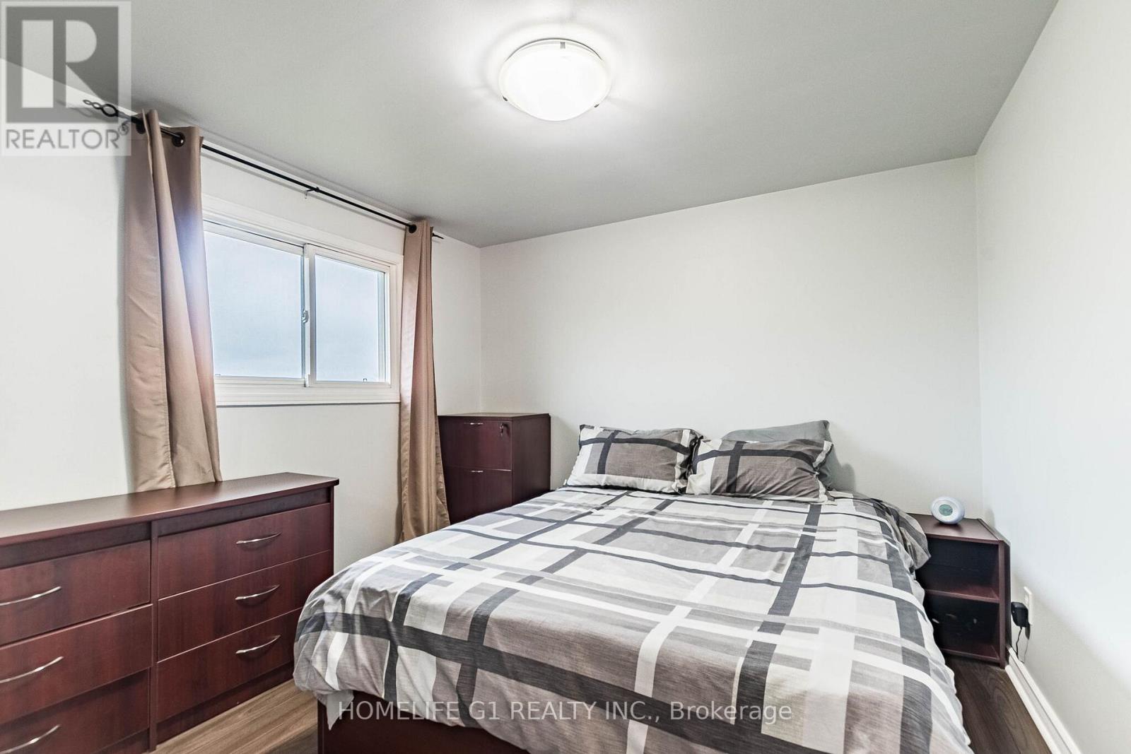 92 REYNIER DRIVE - 26