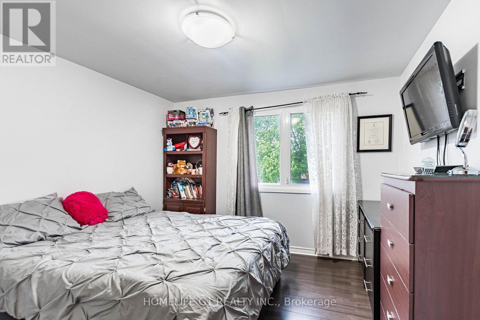 92 REYNIER DRIVE - 27