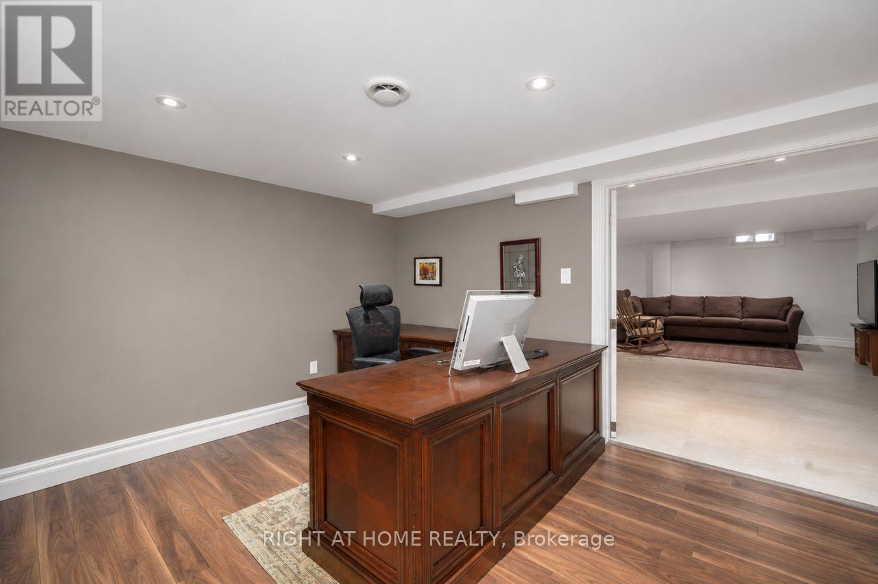 3115 SPRING CREEK CRESCENT - 34