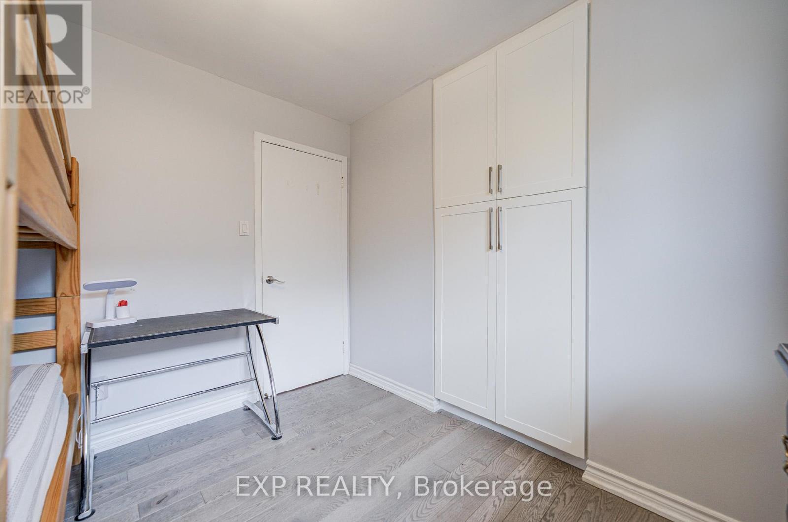 124 CHIPWOOD CRESCENT - 21