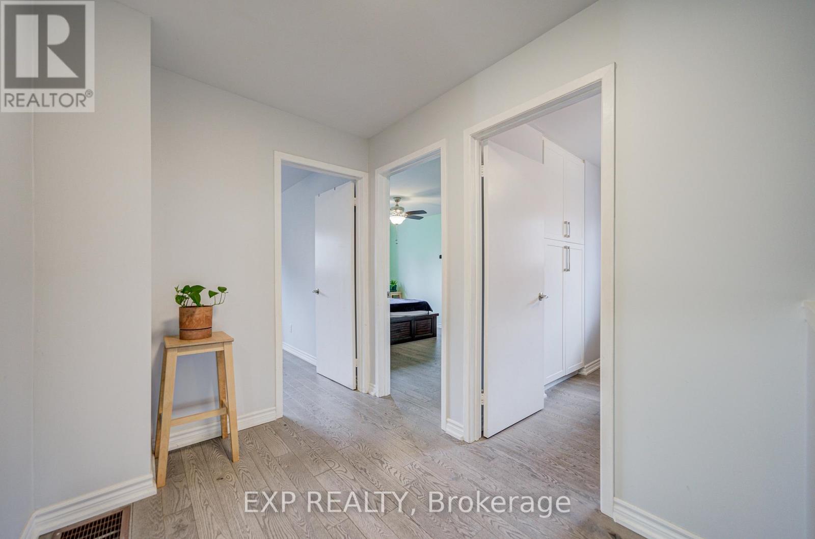 124 CHIPWOOD CRESCENT - 24