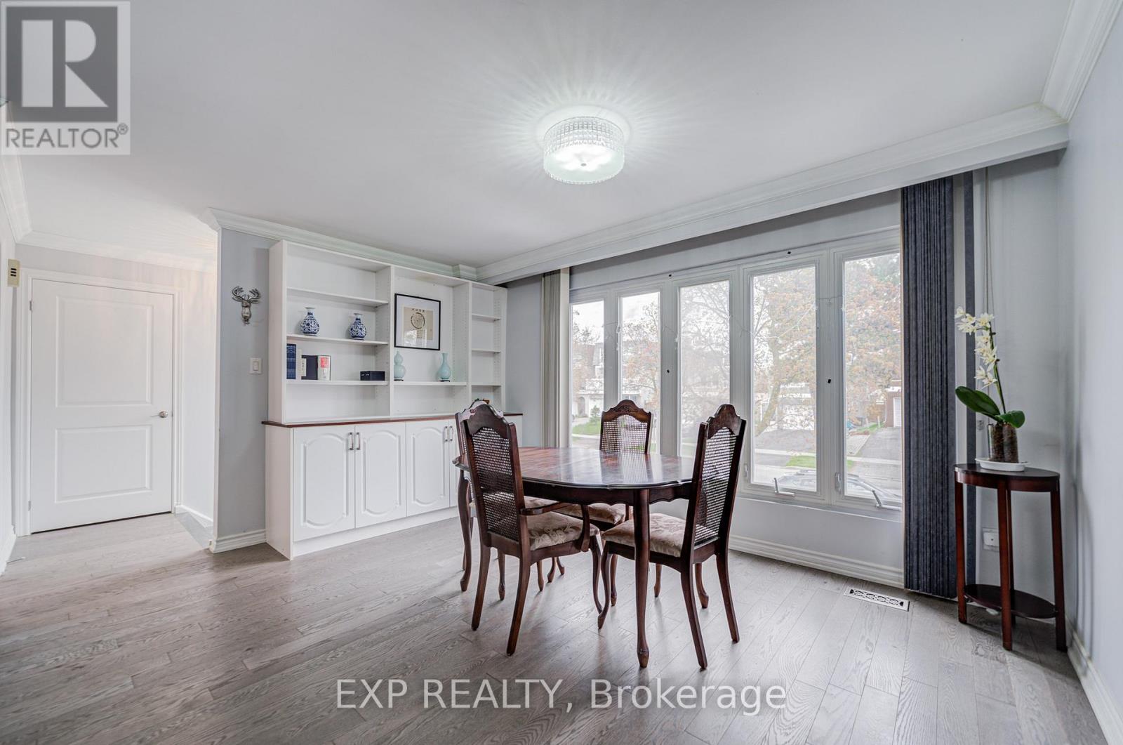 124 CHIPWOOD CRESCENT - 4