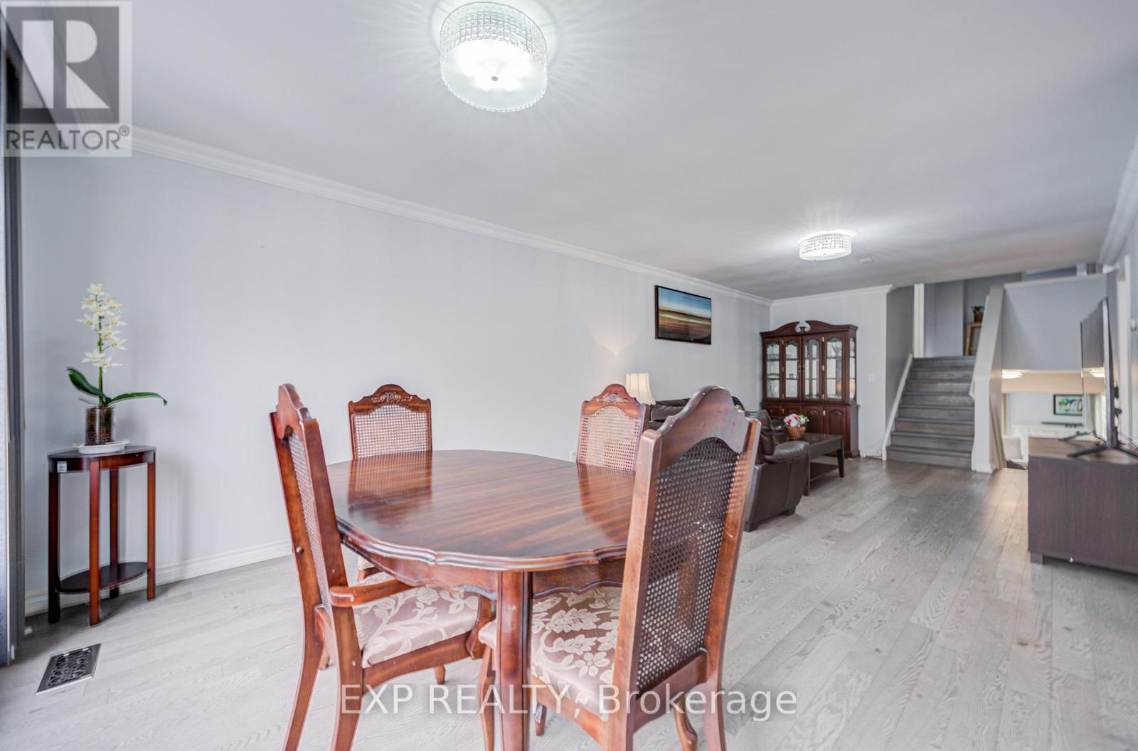 124 CHIPWOOD CRESCENT - 5