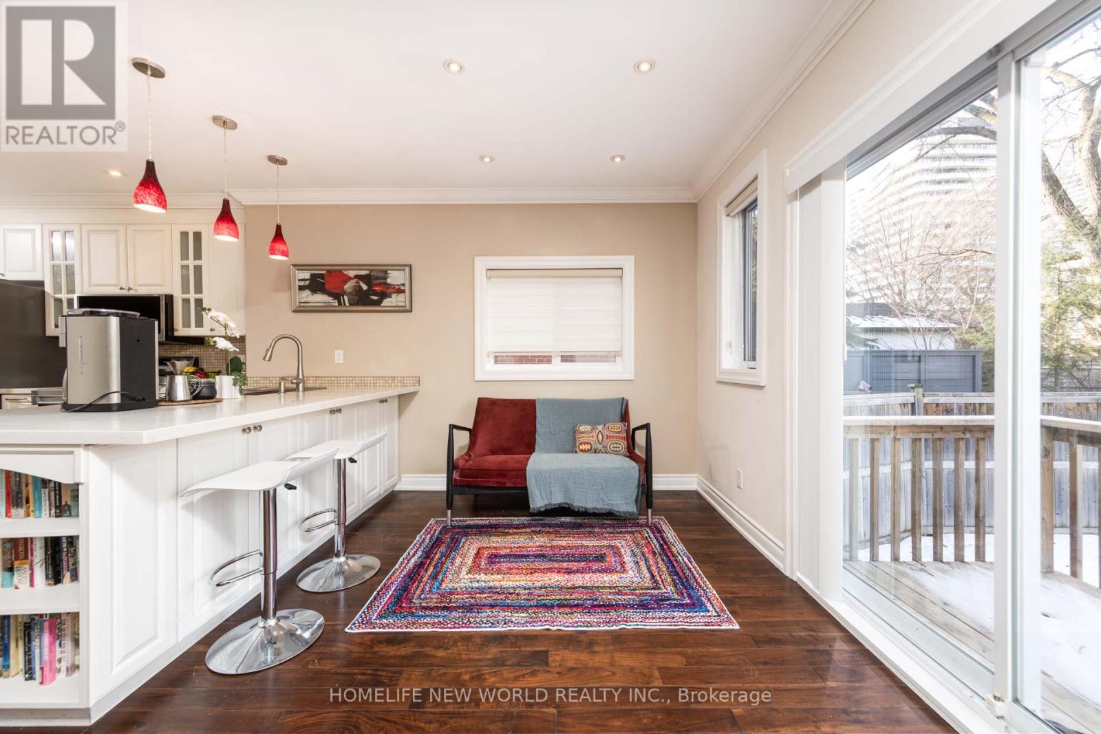 226 HILLSDALE AVENUE E - 10