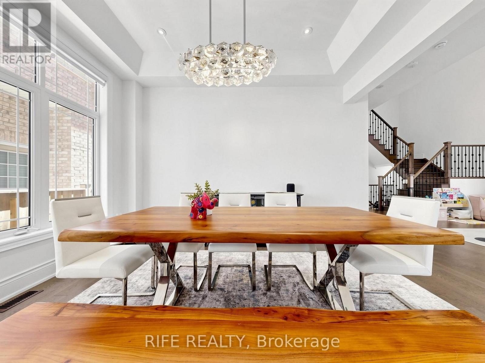 18 ROSSINI DRIVE - 11