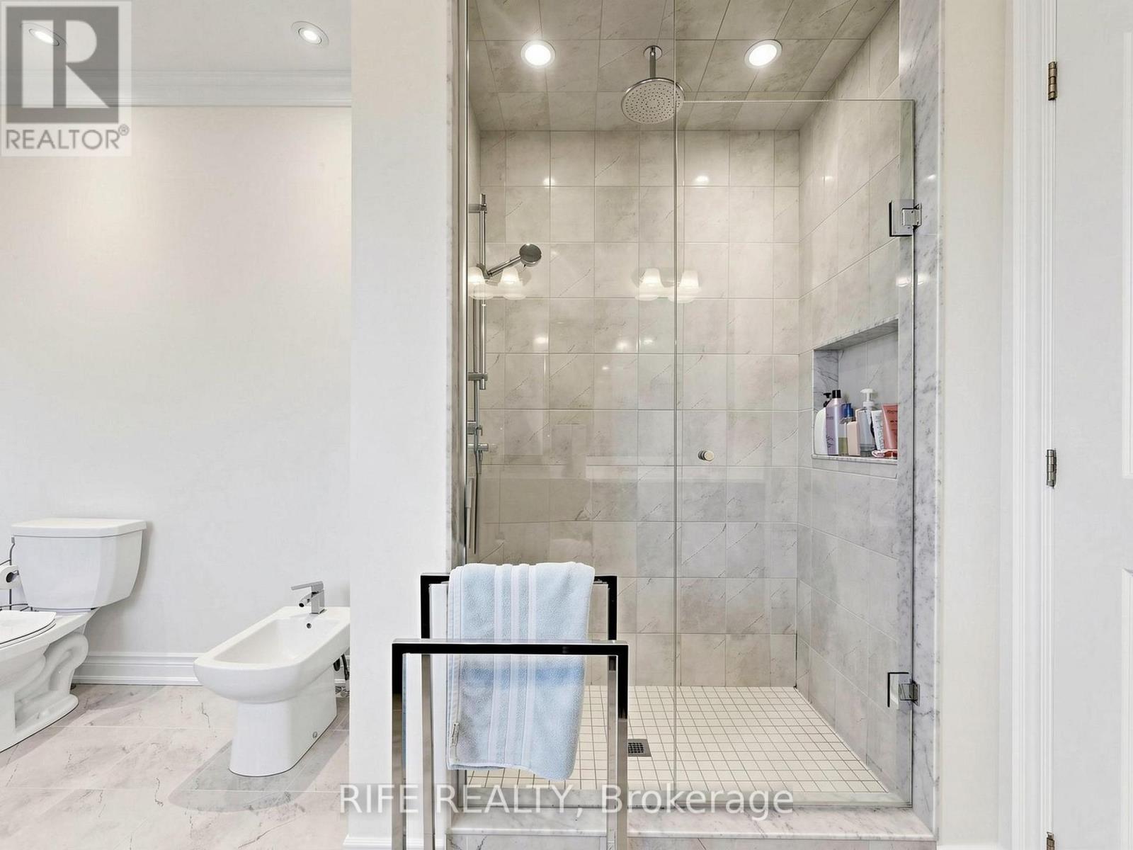 18 ROSSINI DRIVE - 29