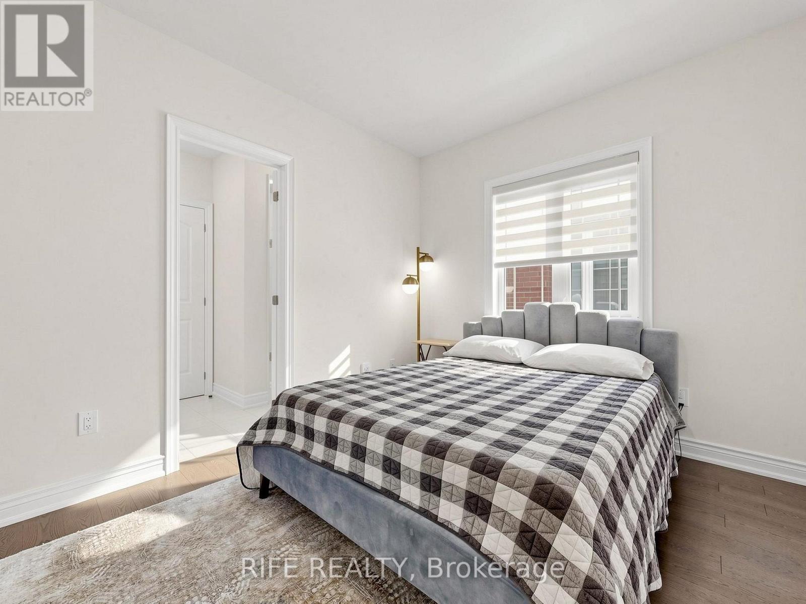 18 ROSSINI DRIVE - 35