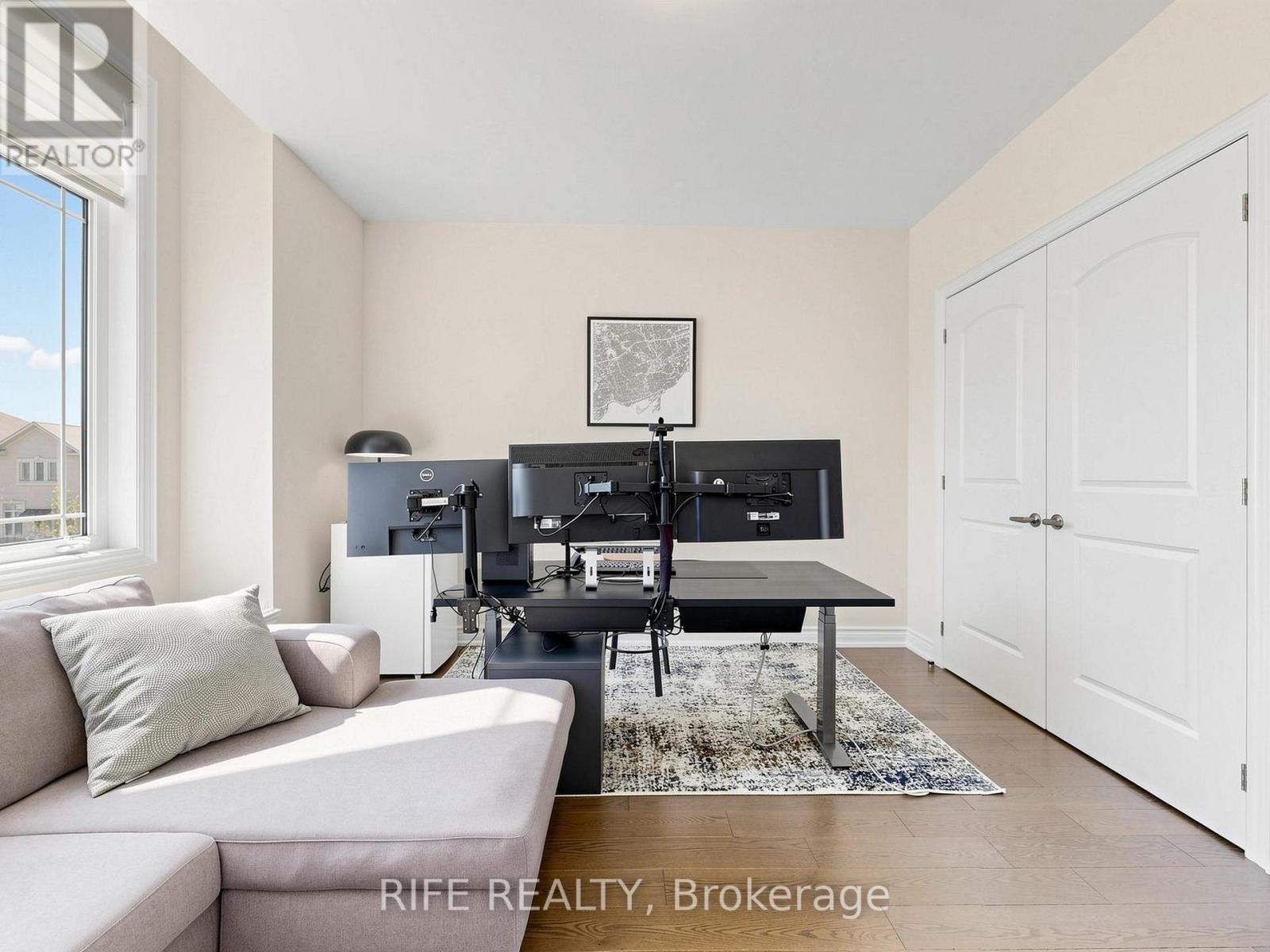 18 ROSSINI DRIVE - 41