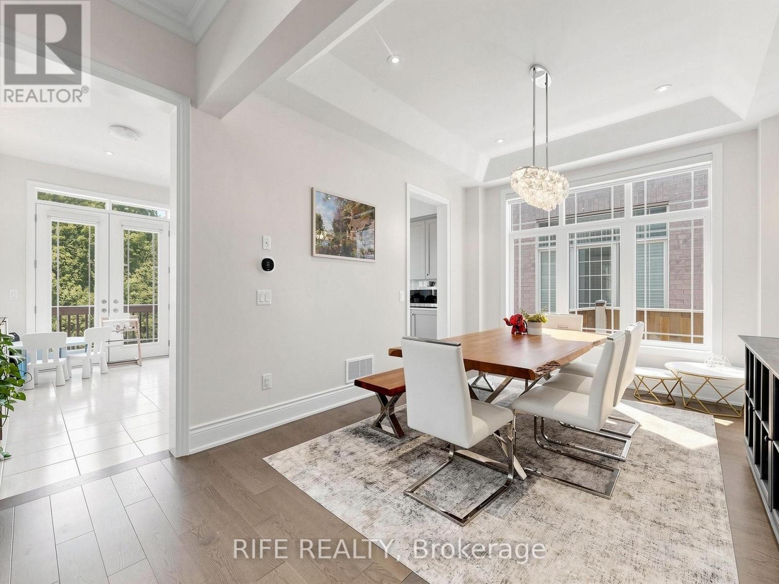 18 ROSSINI DRIVE - 8