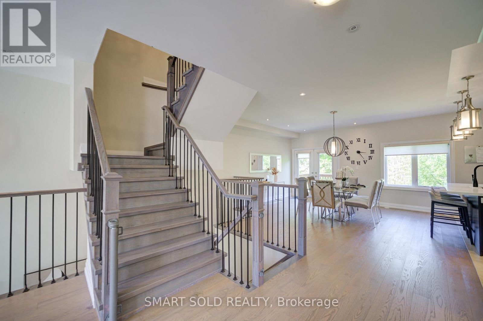 29 PLOWMAN LANE - 12