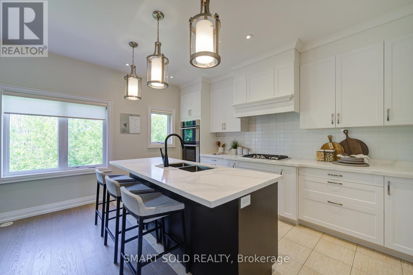 29 PLOWMAN LANE - 18