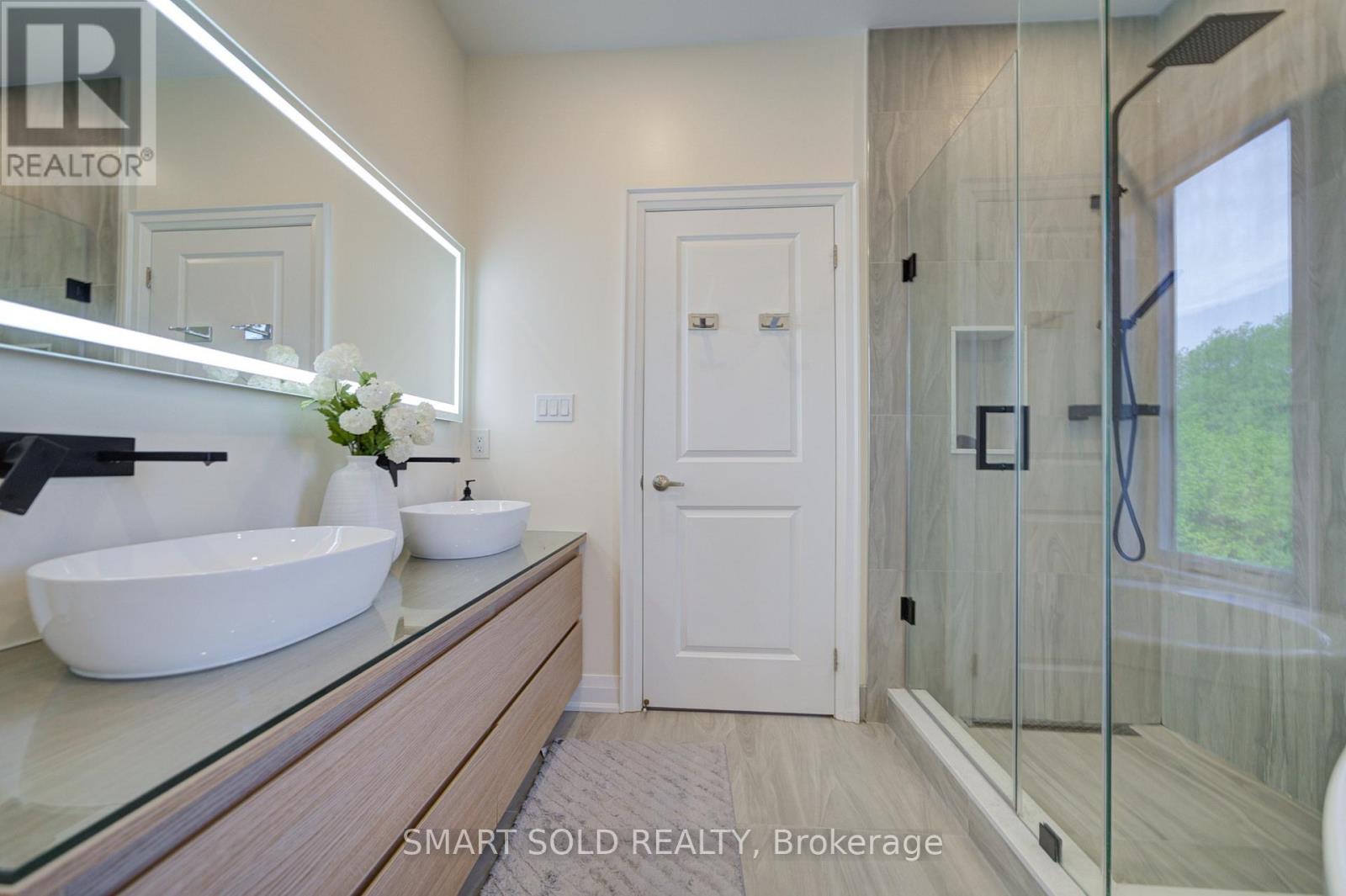 29 PLOWMAN LANE - 31