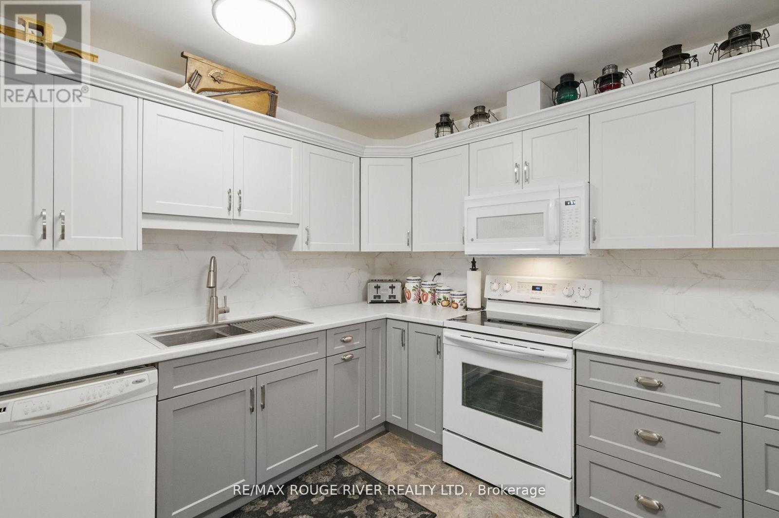 #222 475 PARKHILL ROAD W - 15