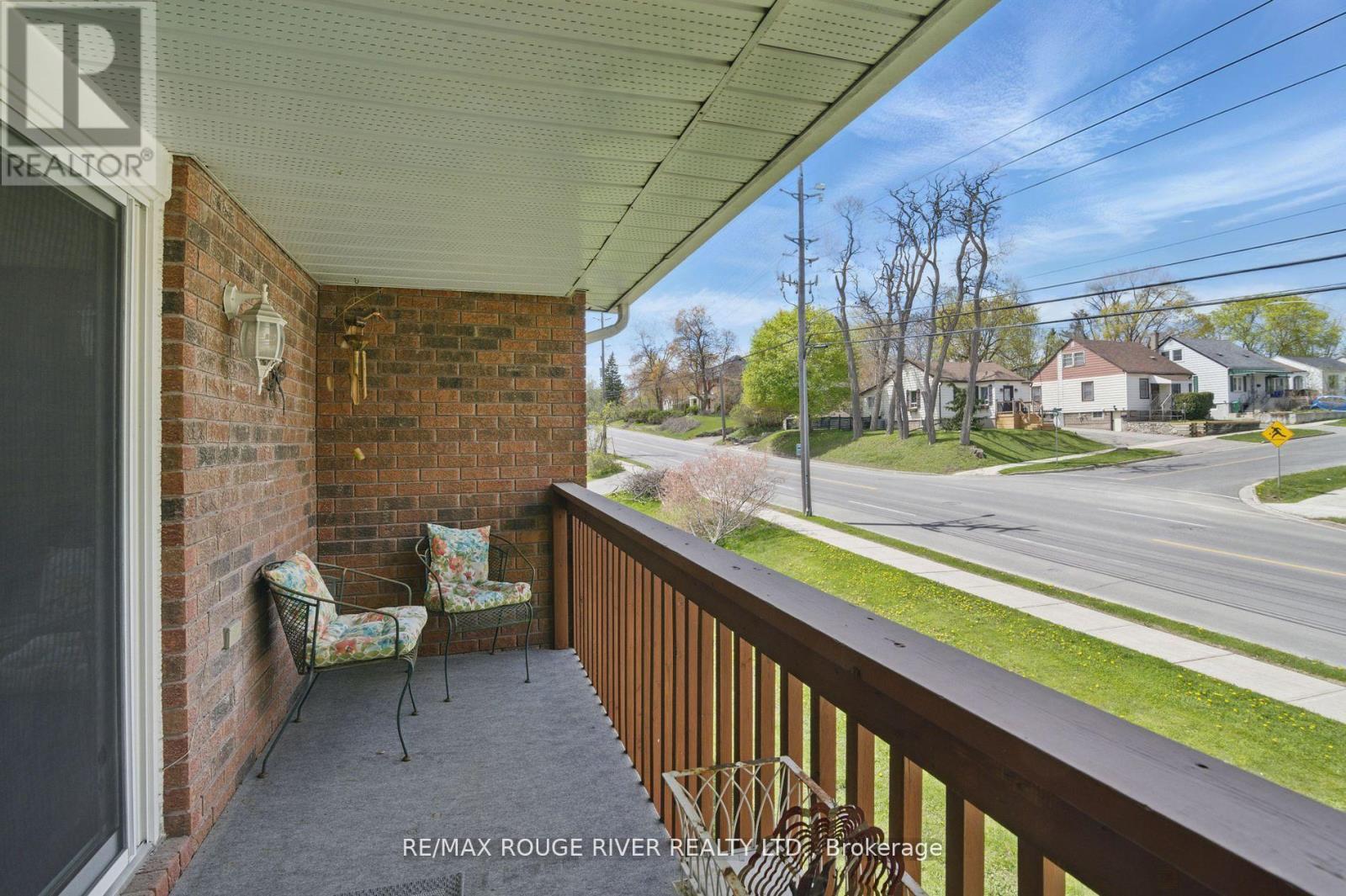 #222 475 PARKHILL ROAD W - 2