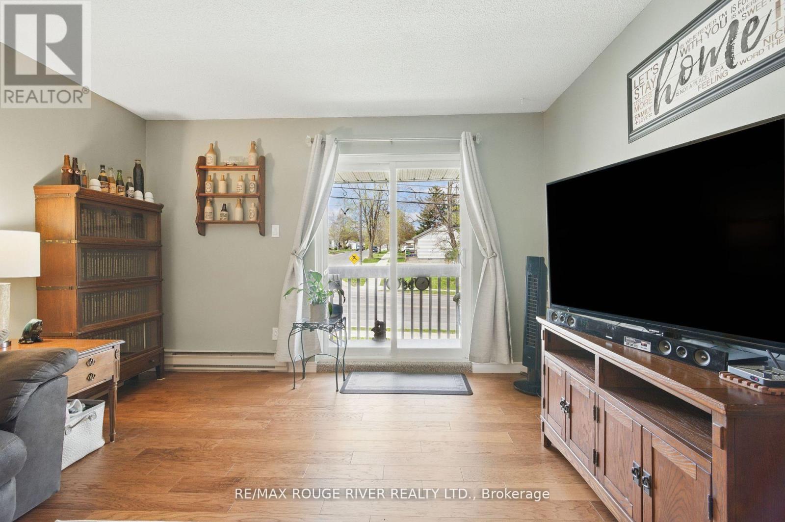 #222 475 PARKHILL ROAD W - 24