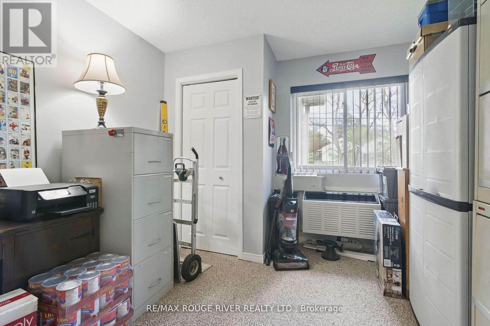 #222 475 PARKHILL ROAD W - 37