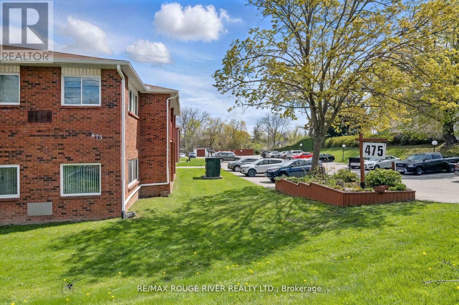 #222 475 PARKHILL ROAD W - 4