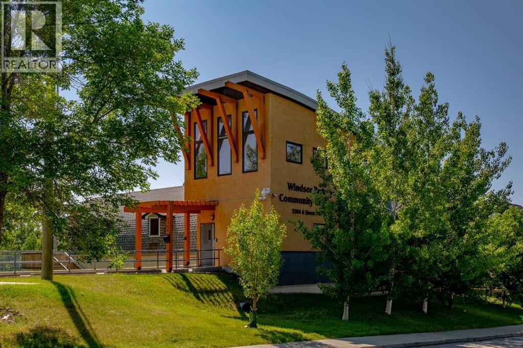 #310 723 57 Avenue SW - 33