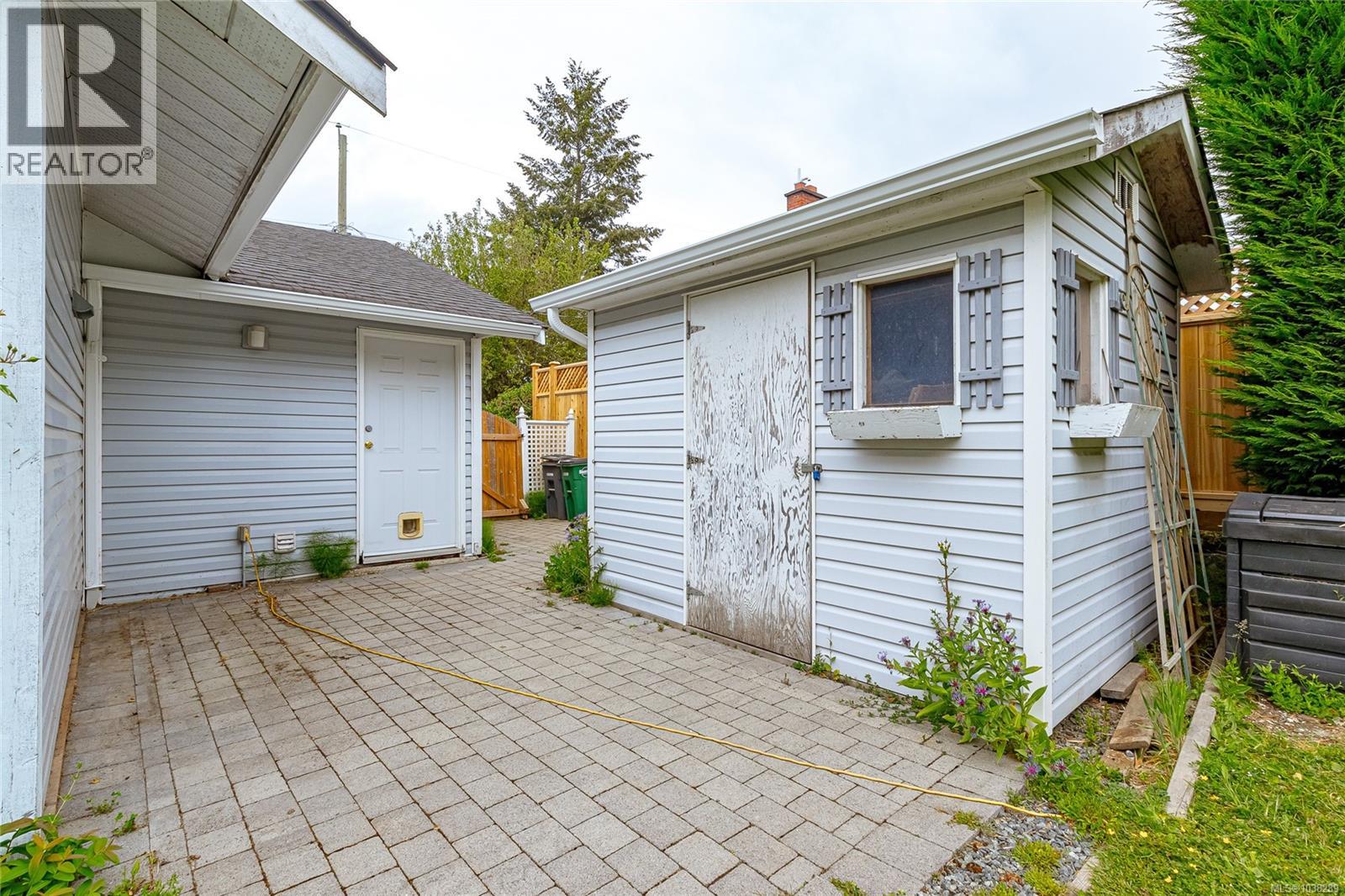 4127 Birtles Ave - 35
