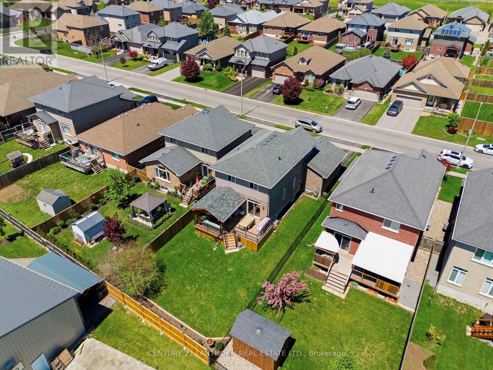 17 CAVENDISH DRIVE - 4