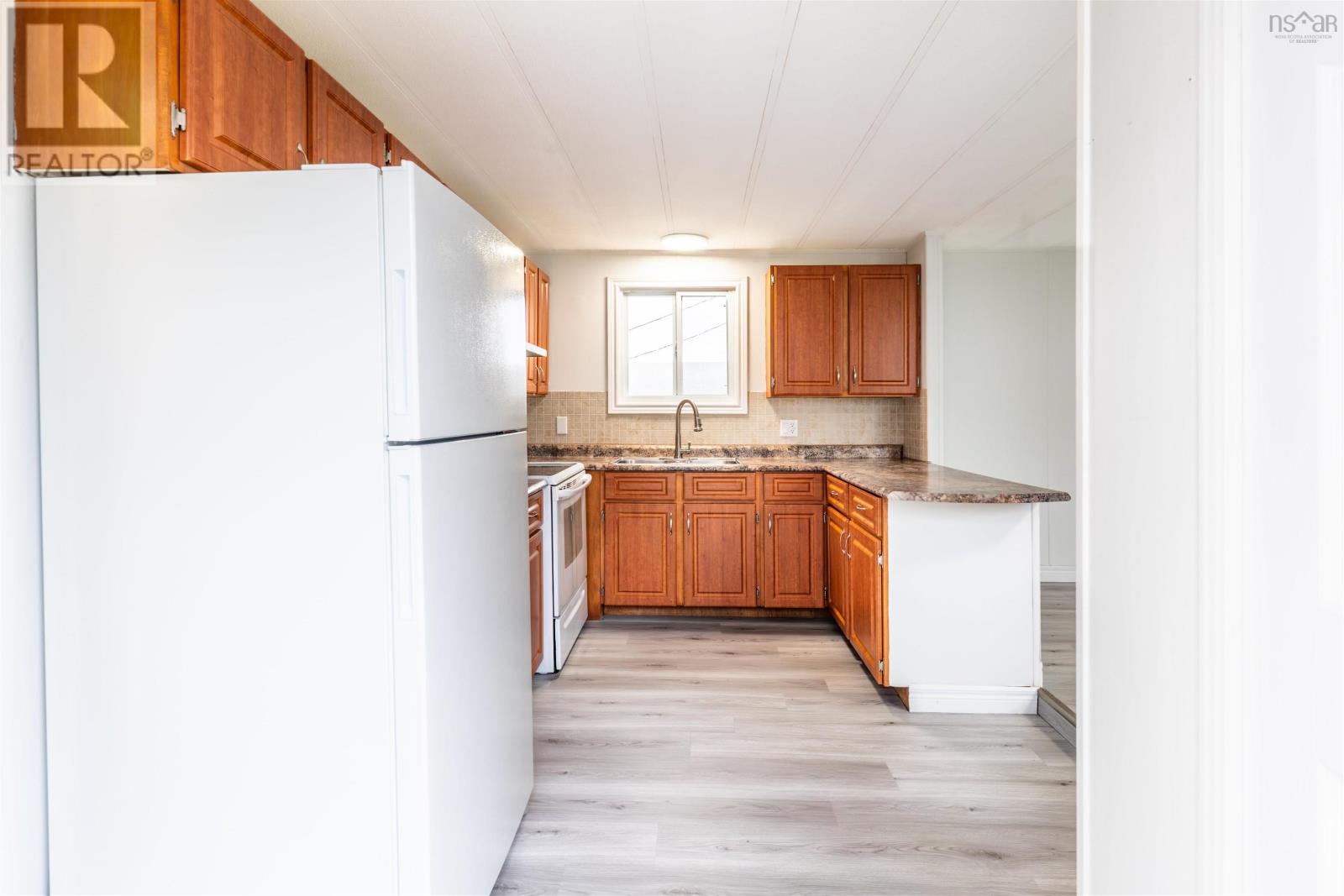 525 Thorn Avenue - 13