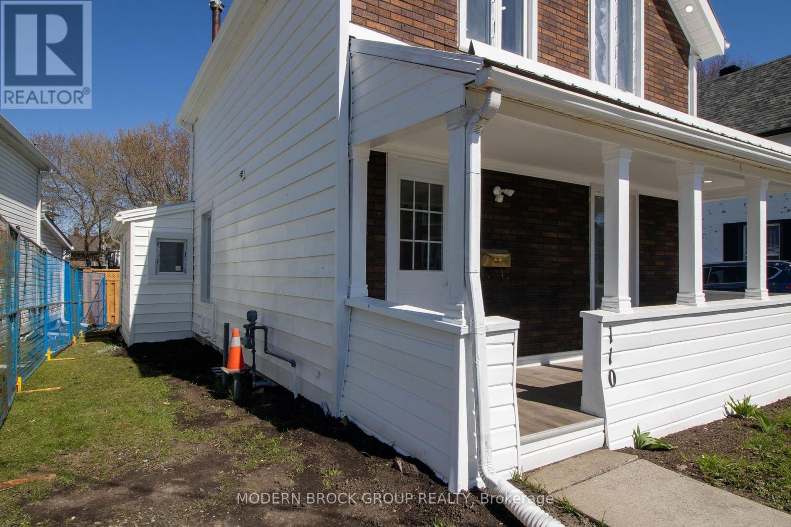 110 BROCK STREET - 2