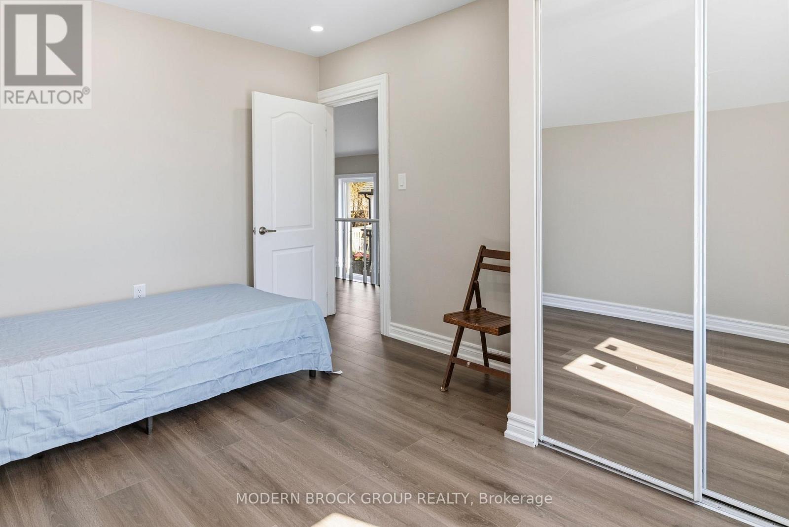 110 BROCK STREET - 29