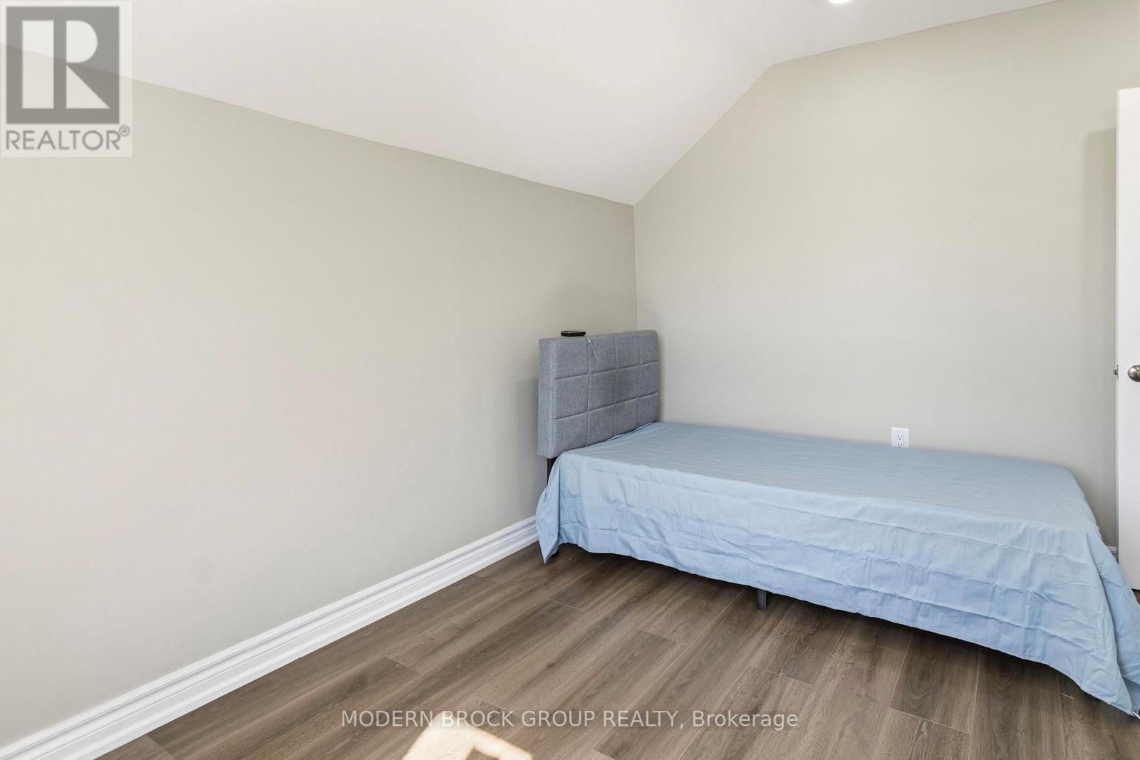 110 BROCK STREET - 30