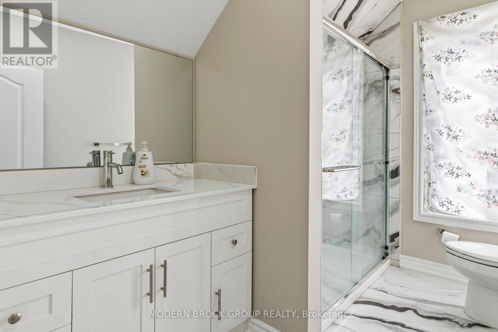 110 BROCK STREET - 32