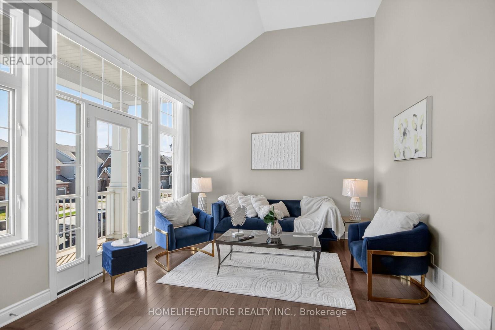 644 DUNDONALD DRIVE - 25
