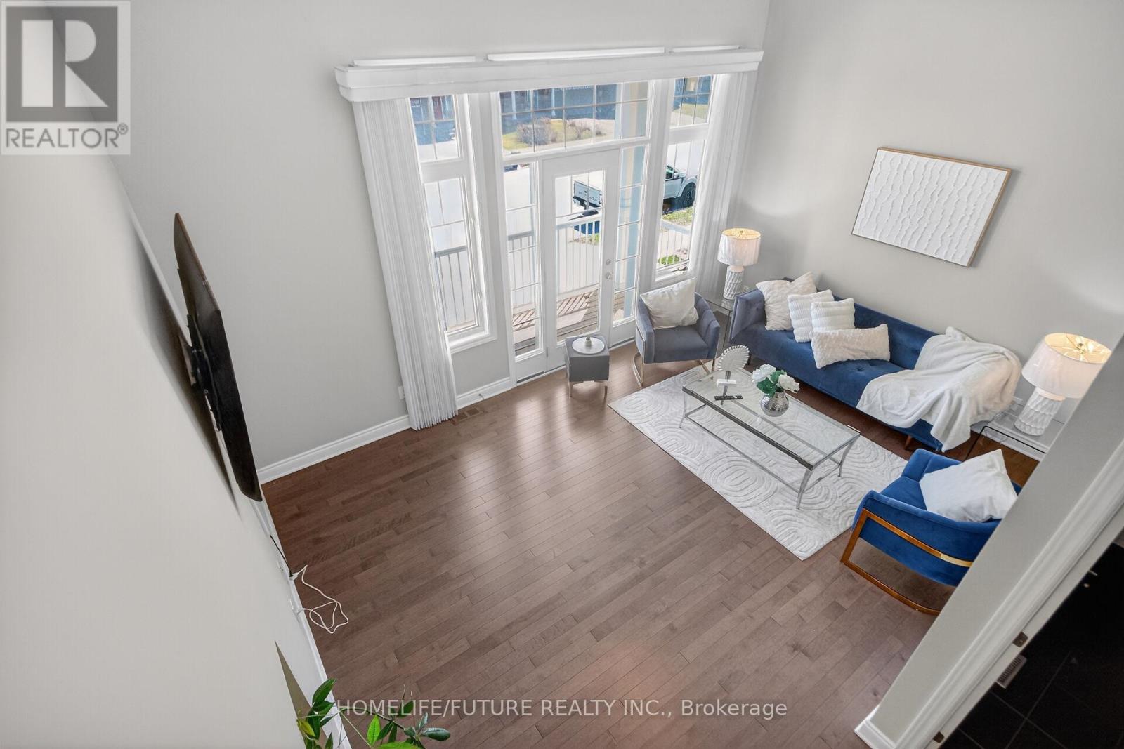 644 DUNDONALD DRIVE - 31