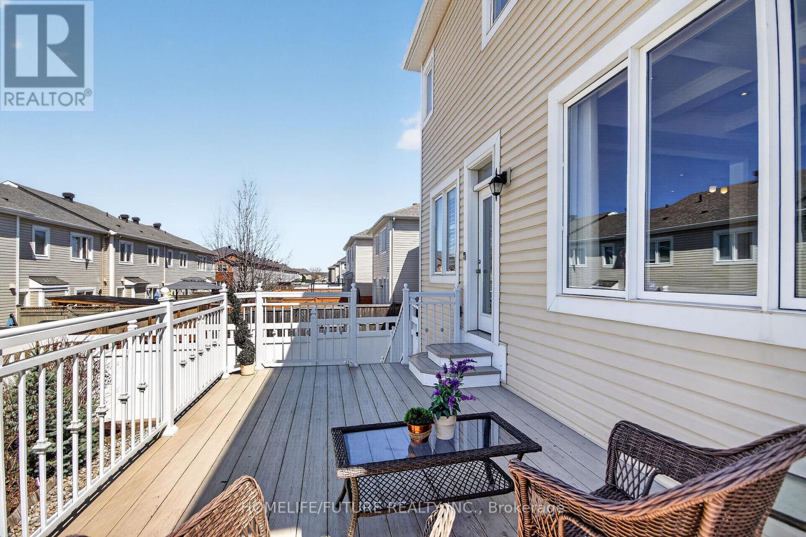 644 DUNDONALD DRIVE - 48