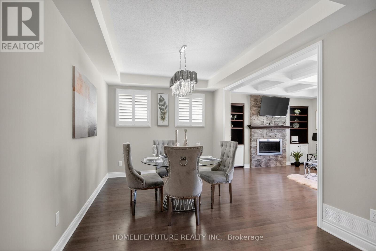 644 DUNDONALD DRIVE - 23