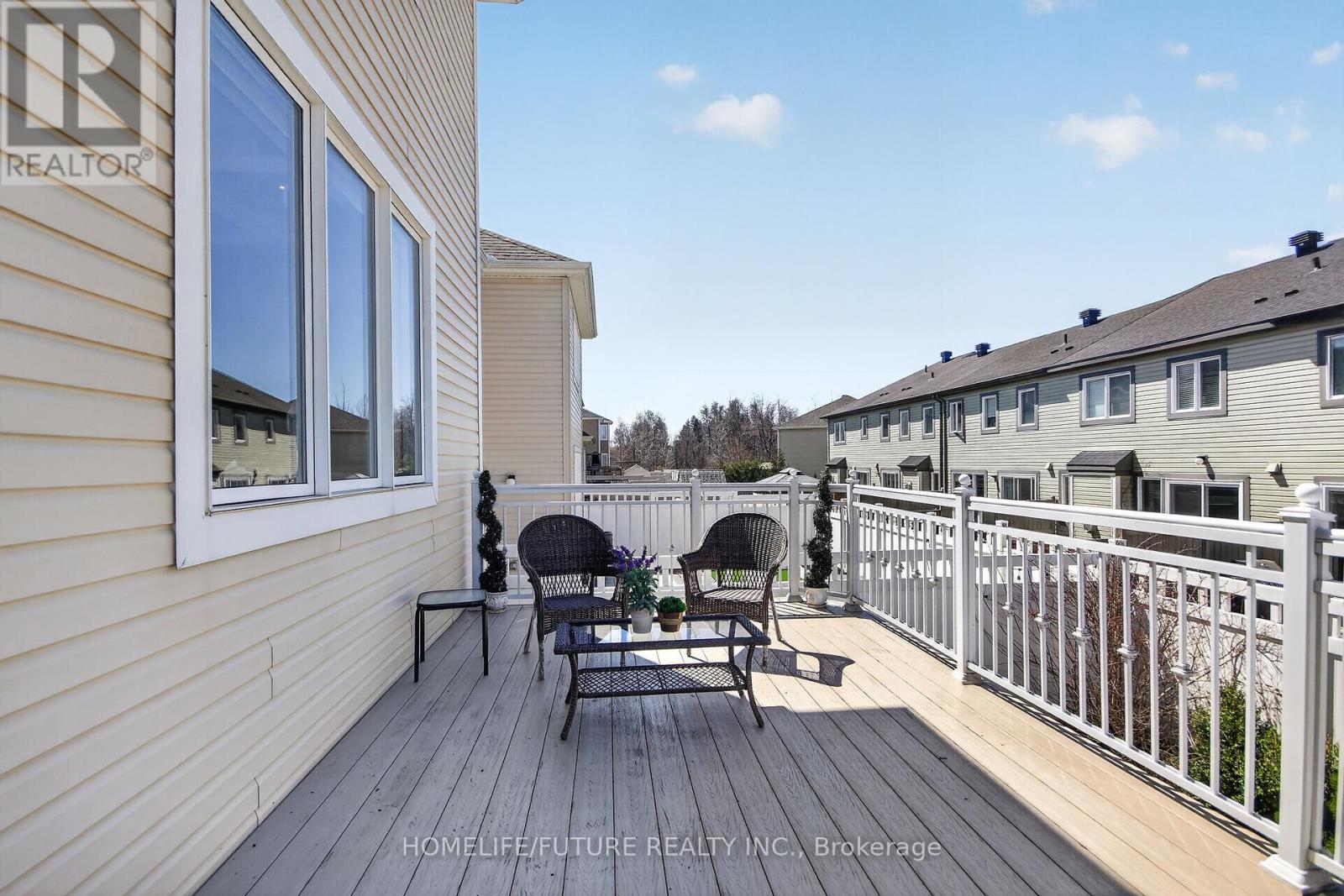 644 DUNDONALD DRIVE - 49