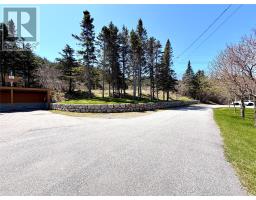 9 Regatta Drive thumbnail 5