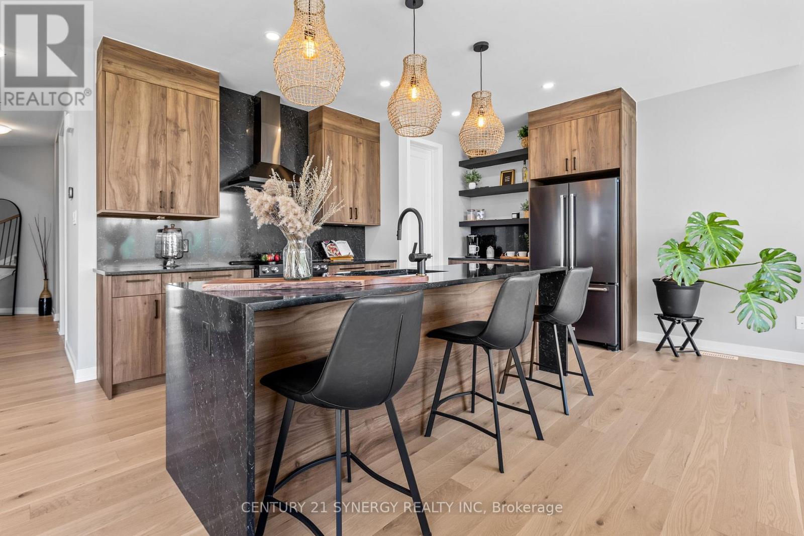 1175 BRONZE AVENUE - 6