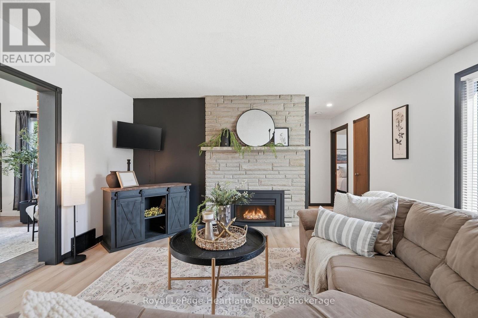6 ALEXANDER STREET - 10
