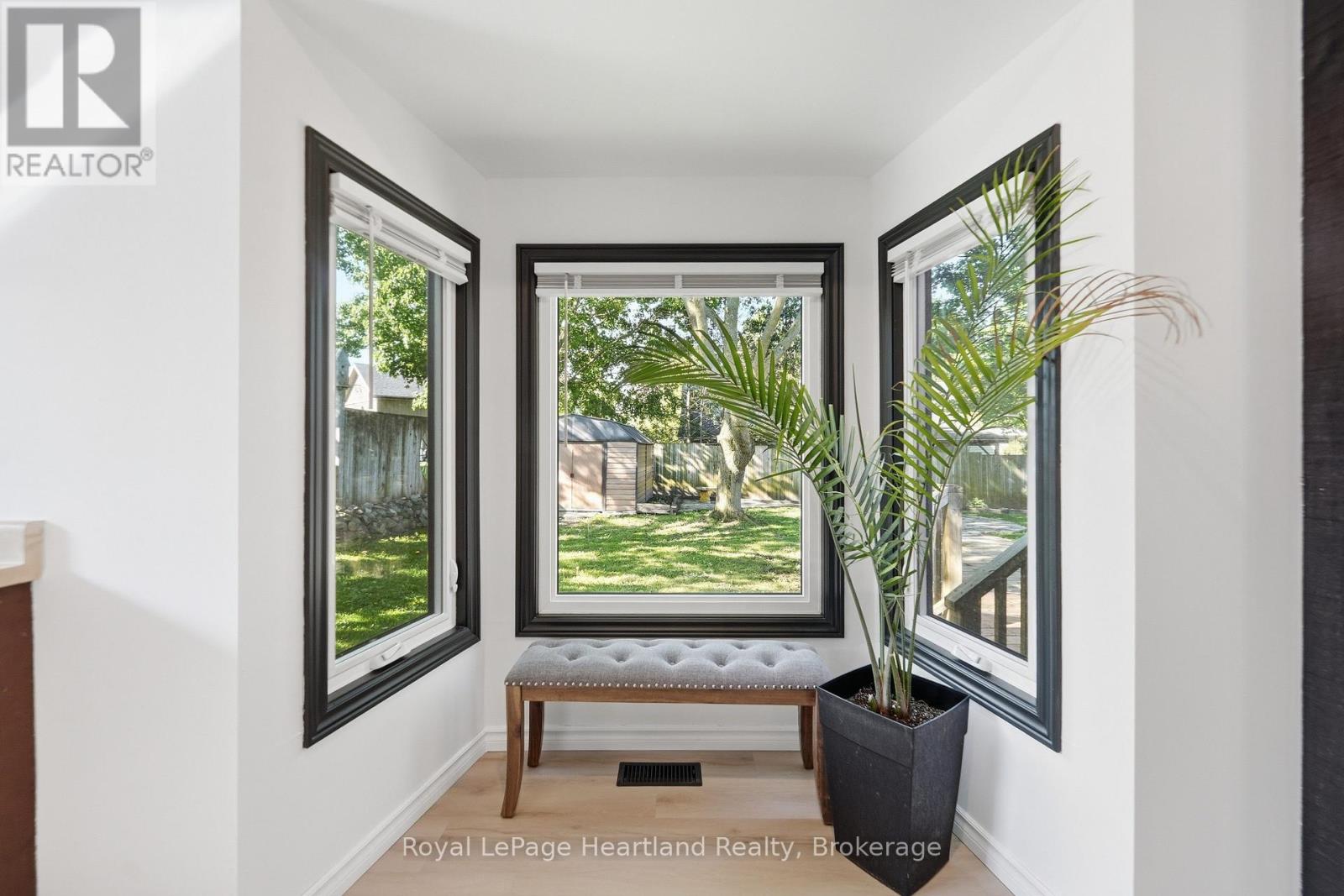 6 ALEXANDER STREET - 25